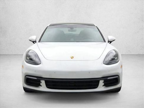 Used 2018 Porsche Panamera 4 image 2