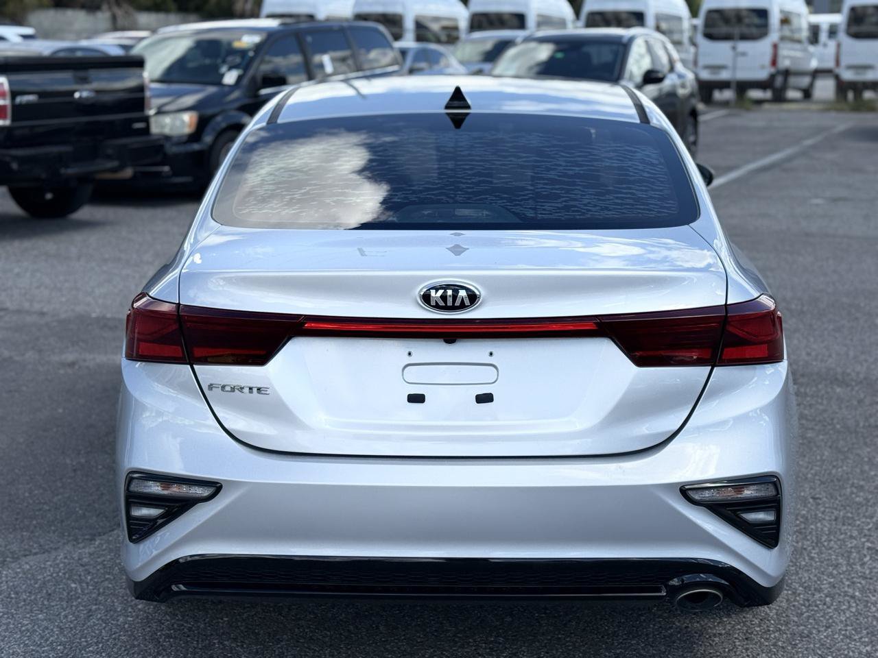 Used 2020 Kia Forte LXS FWD image 12