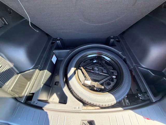 New 2026 Chevrolet Blazer LT w/ LPO, Black Sport Package FWD image 32