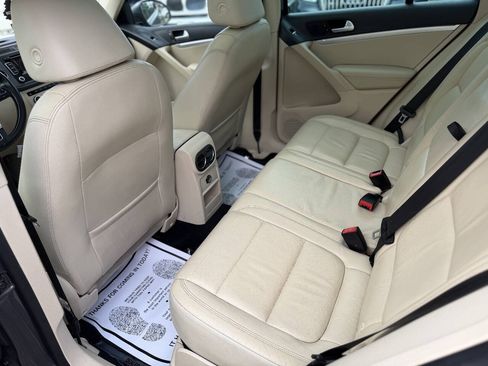 Used 2013 Volkswagen Tiguan SE FWD image 17