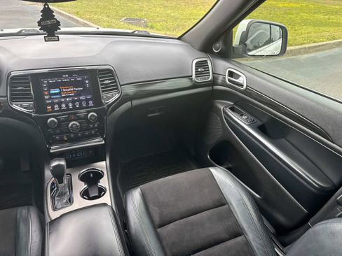 Used 2021 Jeep Grand Cherokee Laredo X RWD image 19