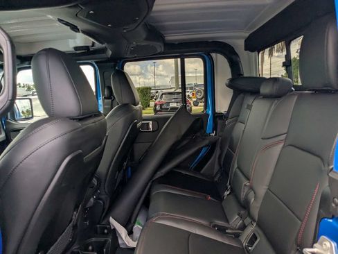New 2026 Jeep Gladiator Rubicon AWD/4WD image 14