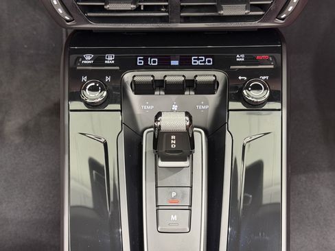Certified 2025 Porsche 911 Targa 4 GTS AWD/4WD image 39