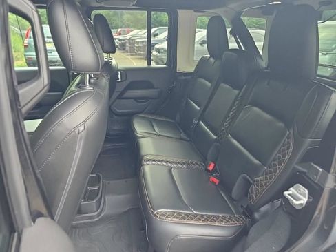Used 2022 Jeep Wrangler Unlimited Sahara AWD/4WD image 9