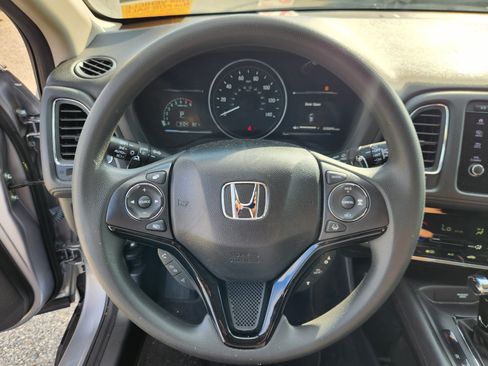 Used 2022 Honda HR-V EX image 9