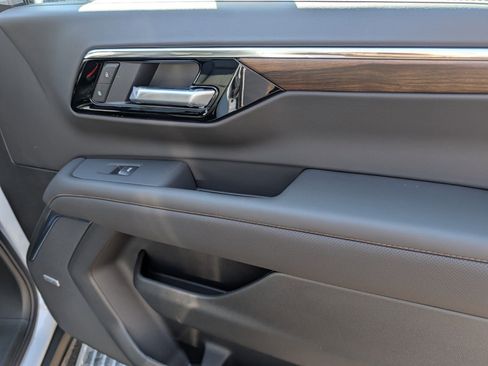 New 2026 Chevrolet Tahoe High Country AWD/4WD image 35