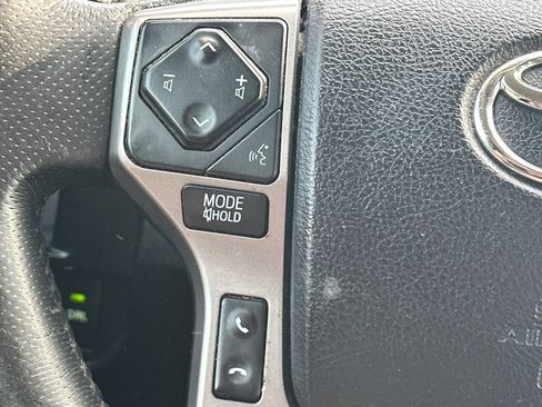 Used 2017 Toyota Tacoma 2WD Access Cab image 10