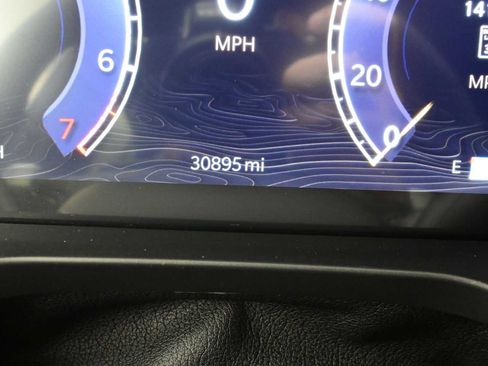 Used 2023 Jeep Grand Cherokee Overland w/ Luxury Tech Group IV AWD/4WD image 19