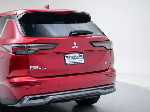 Used 2025 Mitsubishi Outlander SE AWD/4WD image 5