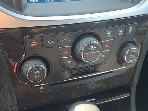 Used 2012 Chrysler 300 C RWD image 16