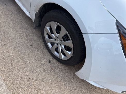 Used 2025 Toyota Corolla LE image 8