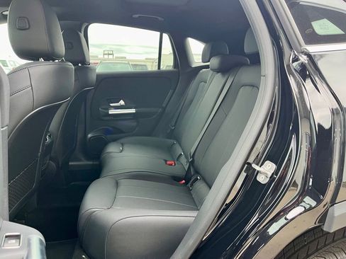 Used 2025 Mercedes-Benz GLA 250 4MATIC image 4