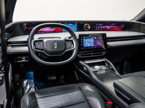 Used 2024 Lincoln Nautilus Reserve w/ Equipment Group 202A image 16