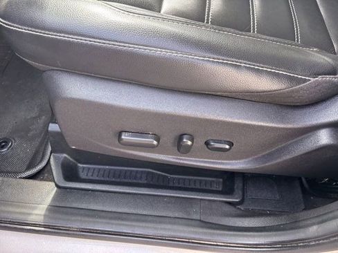 Used 2017 Ford Escape SE w/ Equipment Group 201A AWD/4WD image 12