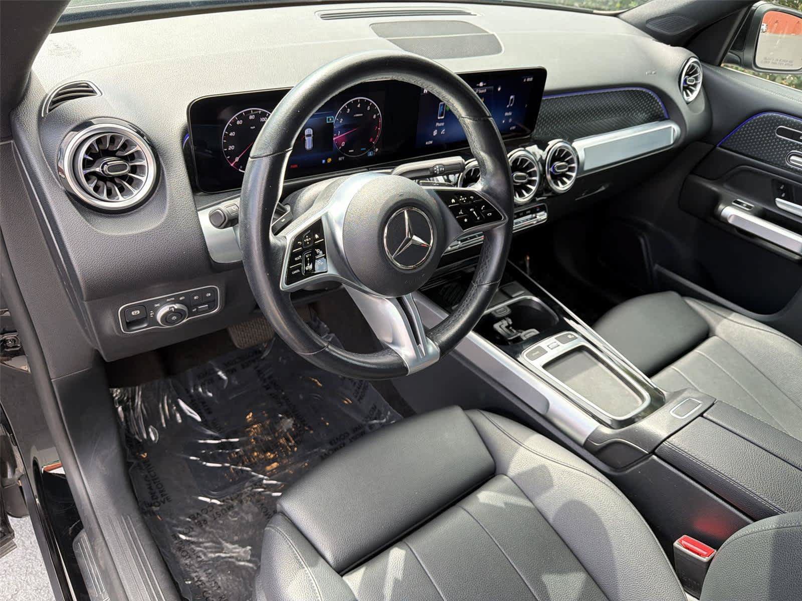 Used 2024 Mercedes-Benz GLB 250 image 2