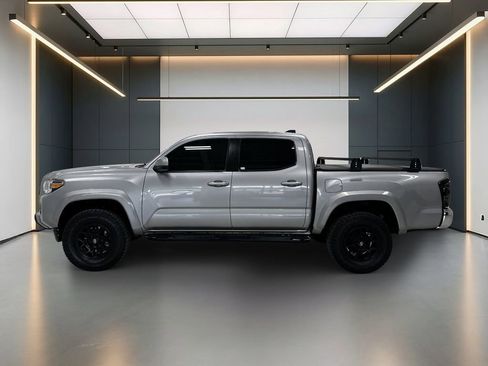 Used 2021 Toyota Tacoma SR5 RWD image 2