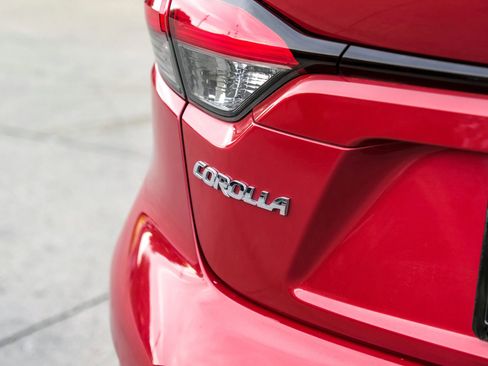 Used 2020 Toyota Corolla XLE image 49