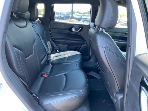 Used 2026 Jeep Compass Limited AWD/4WD image 9