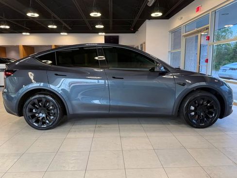 Used 2022 Tesla Model Y Long Range AWD/4WD image 14