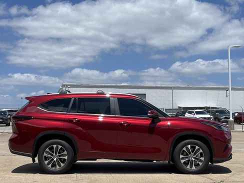 New 2026 Toyota Highlander XLE AWD/4WD image 3