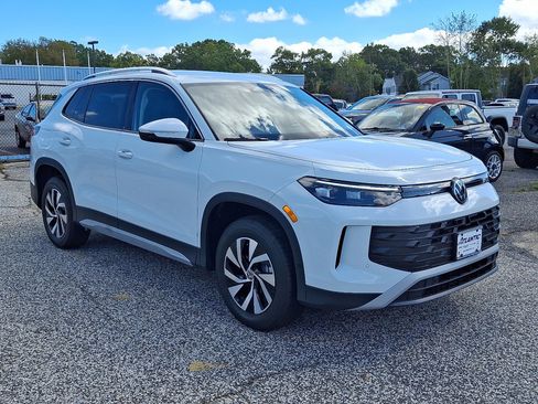 New 2025 Volkswagen Tiguan S image 3