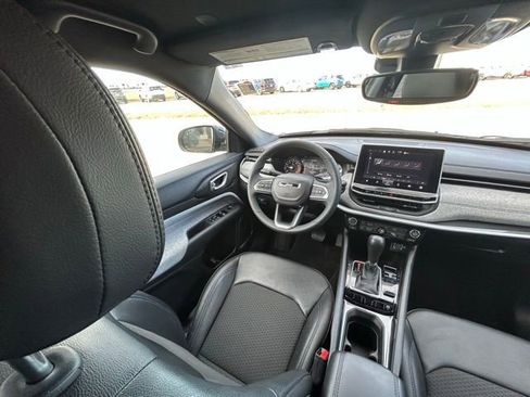 Used 2024 Jeep Compass Latitude image 26