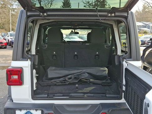 Used 2019 Jeep Wrangler Unlimited Sport S image 27