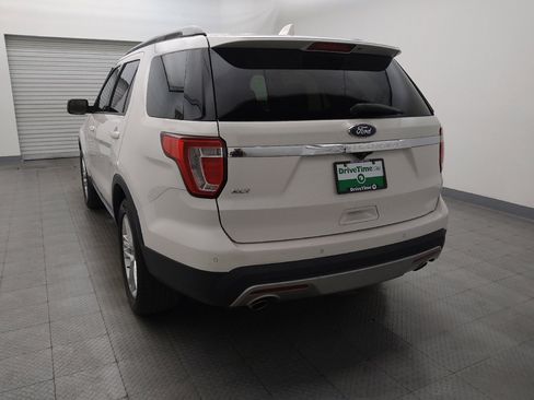 Used 2017 Ford Explorer XLT w/ Equipment Group 201A FWD image 6