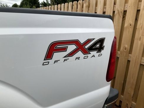 Used 2016 Ford F250 Lariat w/ Chrome Package image 9