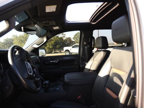 Used 2024 GMC Sierra 1500 AT4 w/ Technology Package image 31