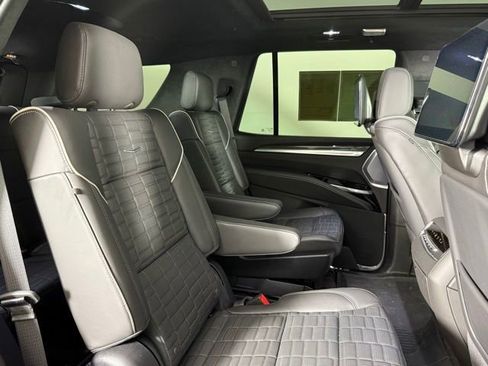 Used 2025 Cadillac Escalade V w/ LPO, ONYX Package AWD/4WD image 29