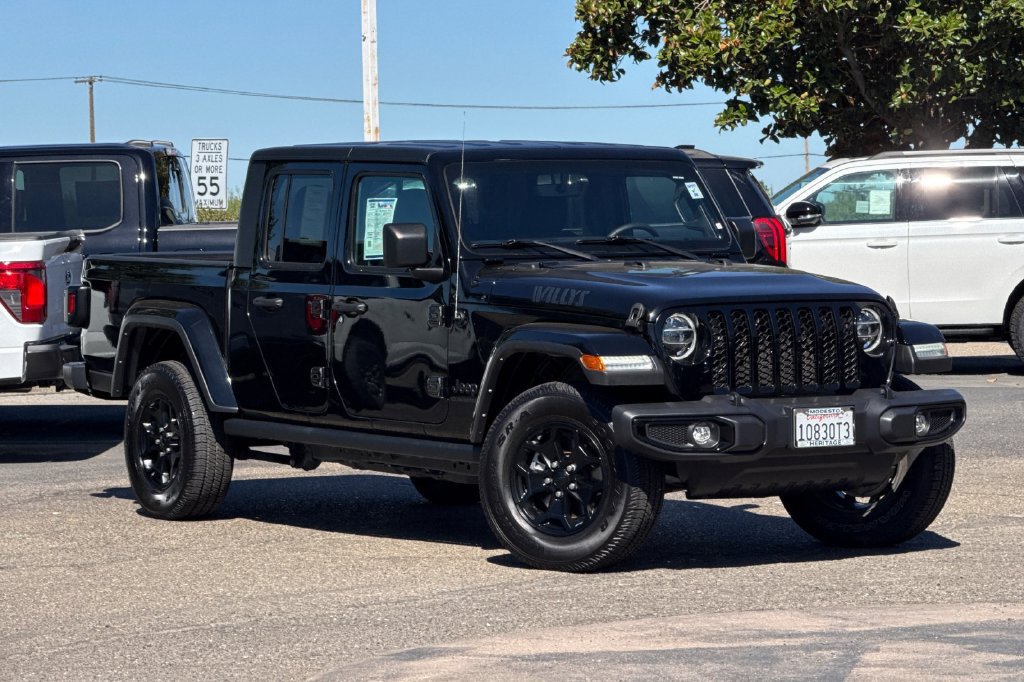 Used 2022 Jeep Gladiator Sport AWD/4WD image 1