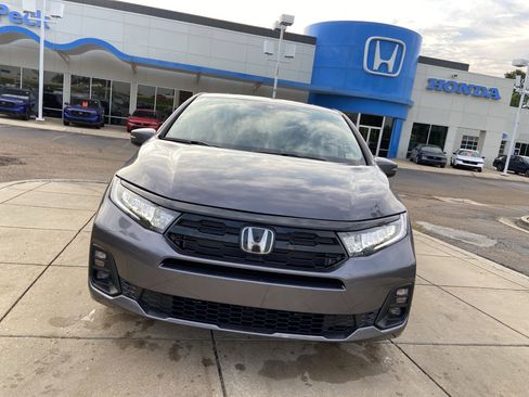 New 2026 Honda Odyssey Touring image 3