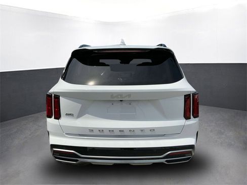 Used 2022 Kia Sorento SX image 5