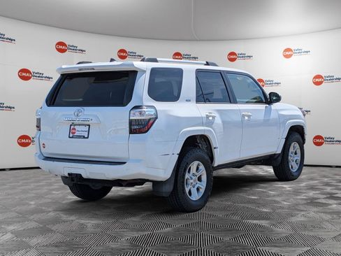 Used 2019 Toyota 4Runner SR5 AWD/4WD image 5