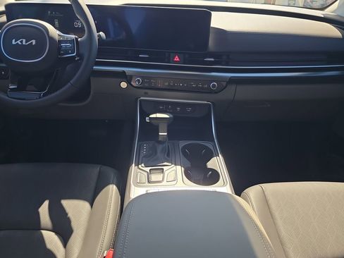 New 2026 Kia Carnival FWD image 14