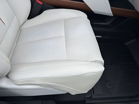 New 2026 Cadillac Vistiq Luxury w/ LPO, Floor Liner Package image 23