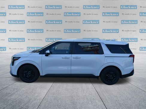 Used 2025 Kia Carnival FWD image 10