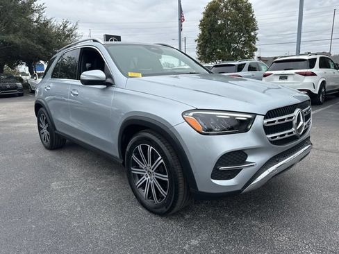 Certified 2025 Mercedes-Benz GLE 450 4MATIC image 8