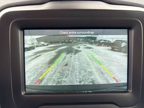 Used 2021 Jeep Renegade Sport image 22