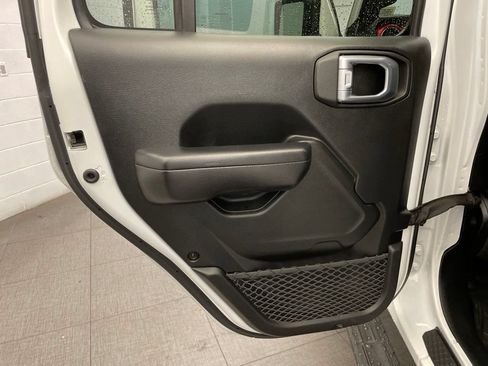 Used 2021 Jeep Wrangler Unlimited Rubicon AWD/4WD image 18