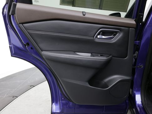 Used 2021 Nissan Rogue SV w/ Premium Package FWD image 28