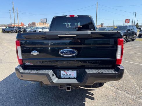 Used 2017 Ford F250 King Ranch w/ FX4 Off-Road Package AWD/4WD image 4