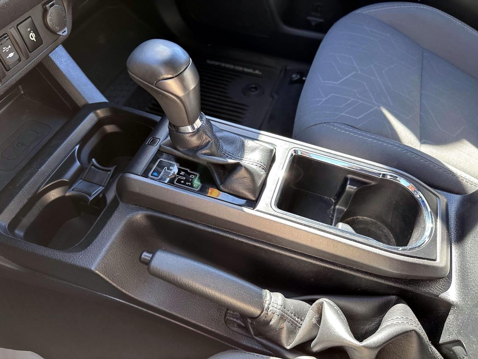 Used 2018 Toyota Tacoma TRD Off-Road AWD/4WD image 27