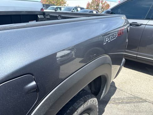 Used 2026 Nissan Frontier PRO-4X AWD/4WD image 8