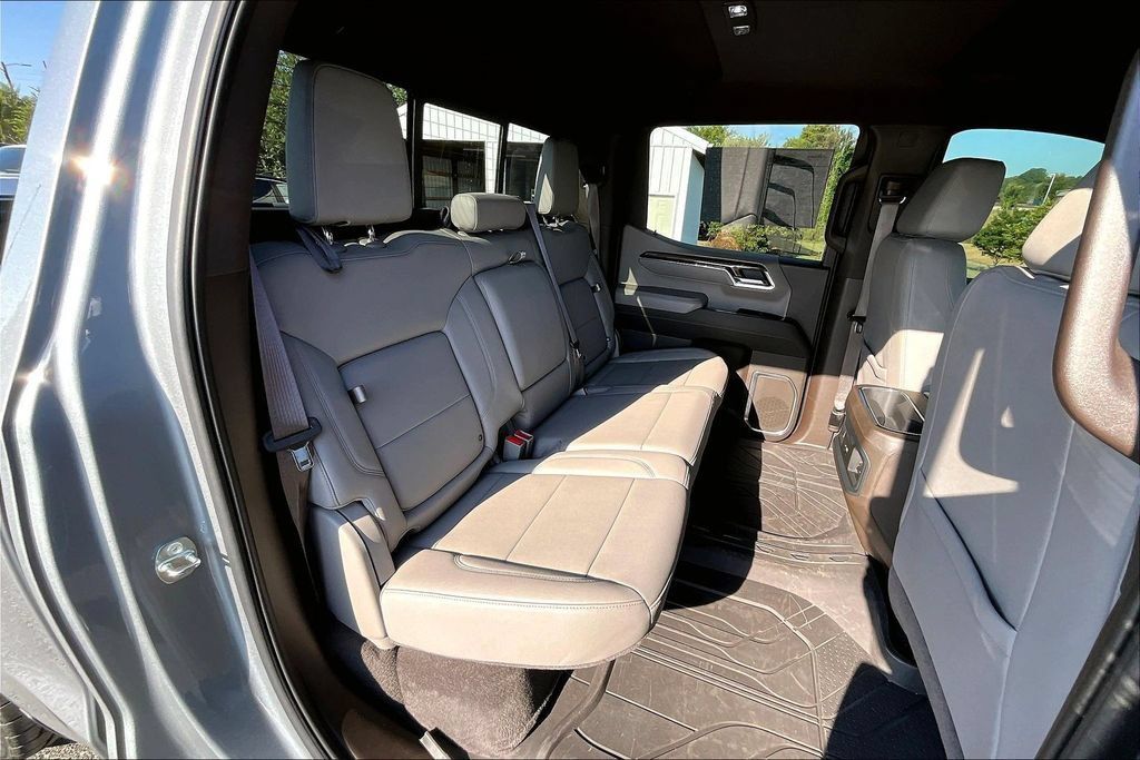Used 2023 Chevrolet Silverado 1500 RST w/ Convenience Package II RWD image 28