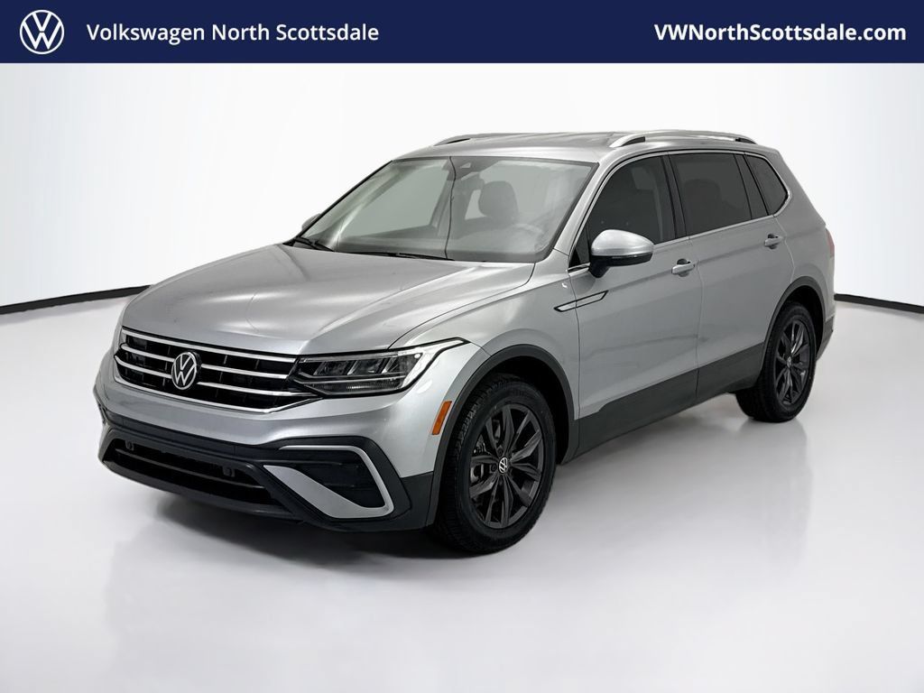 Used 2022 Volkswagen Tiguan SE FWD image 1