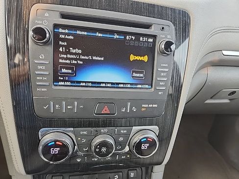 Used 2016 Chevrolet Traverse LTZ AWD/4WD image 18