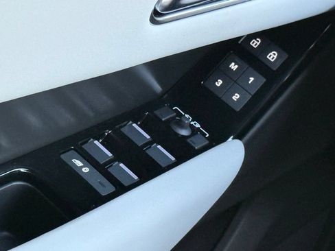 New 2026 Land Rover Range Rover Velar S AWD/4WD image 36