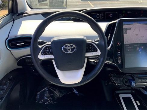 Used 2017 Toyota Prius Prime Premium image 4